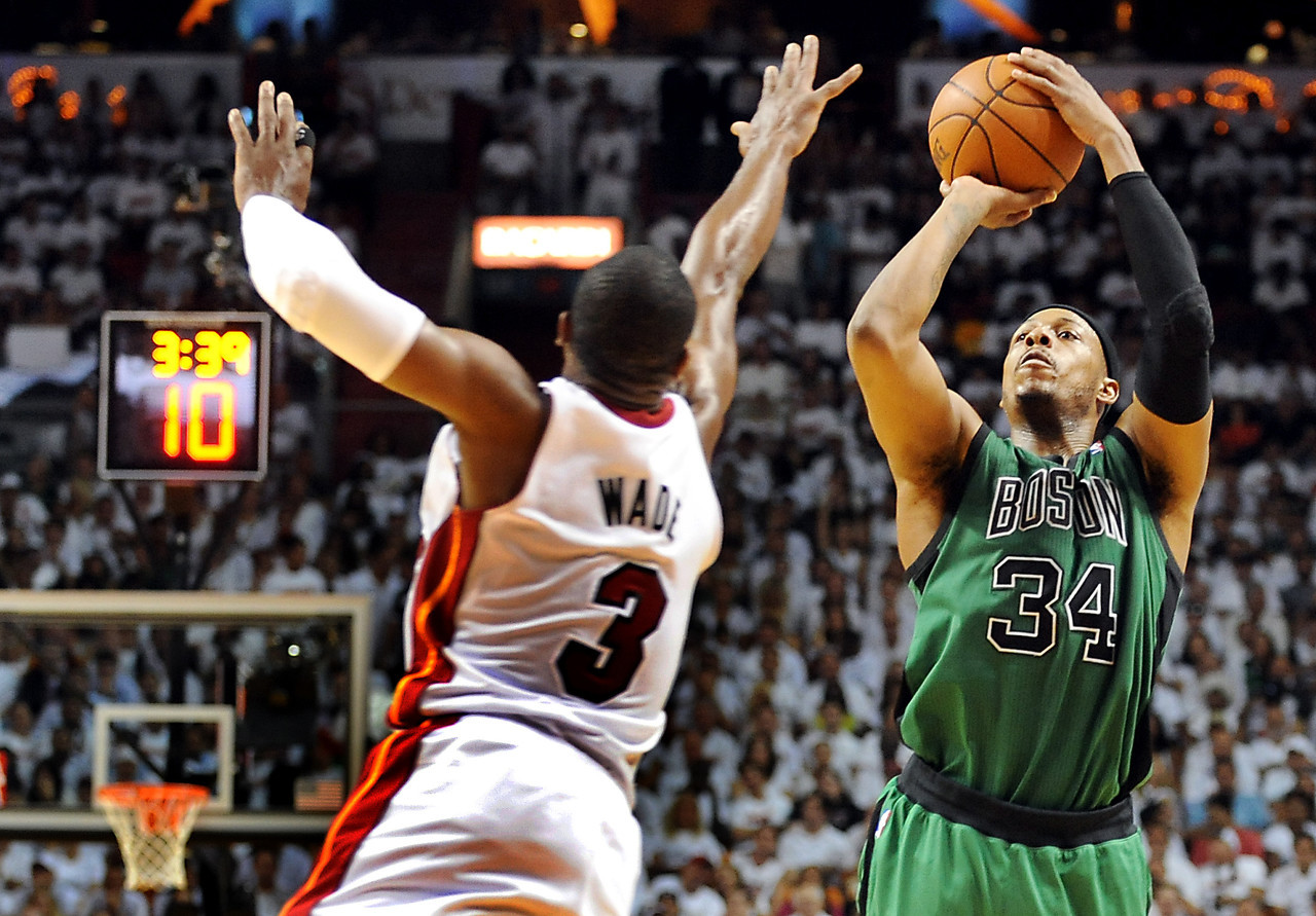 米兰体育-皮尔斯：贝弗利总说些争议言论 韦德不该跟他吵 换我根本不搭理他